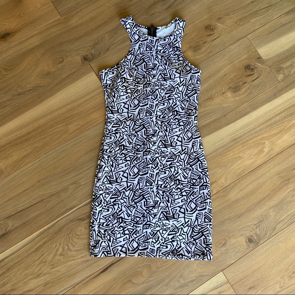 CHARLOTTE RUSSE Black & White Bodycon Dress Size M